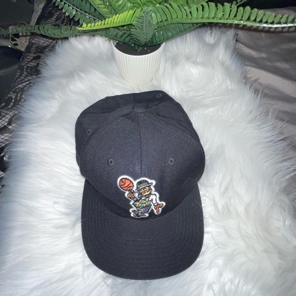 Celtics hat like new - Picture 7 of 7